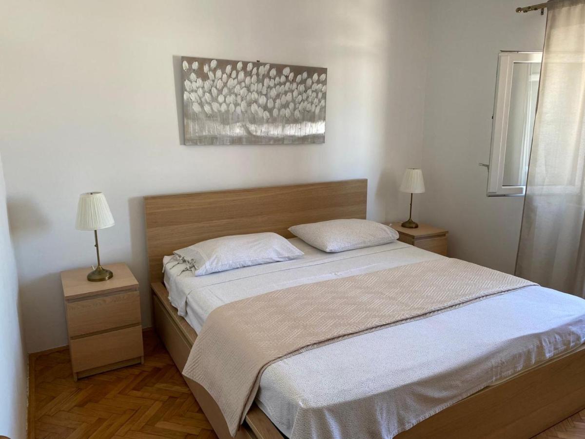 Apartments Barbaresko Lumbarda Exterior foto