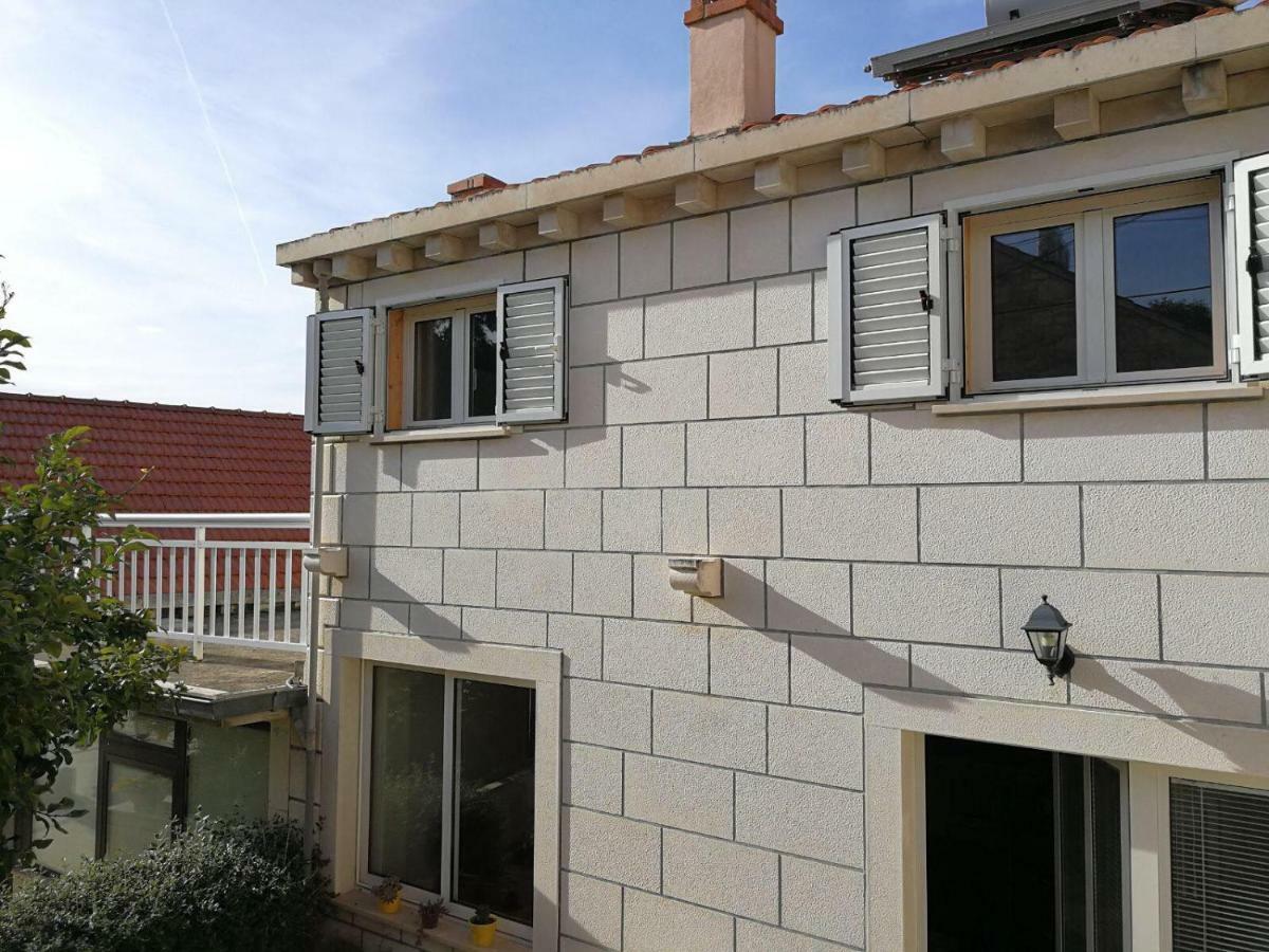 Apartments Barbaresko Lumbarda Exterior foto