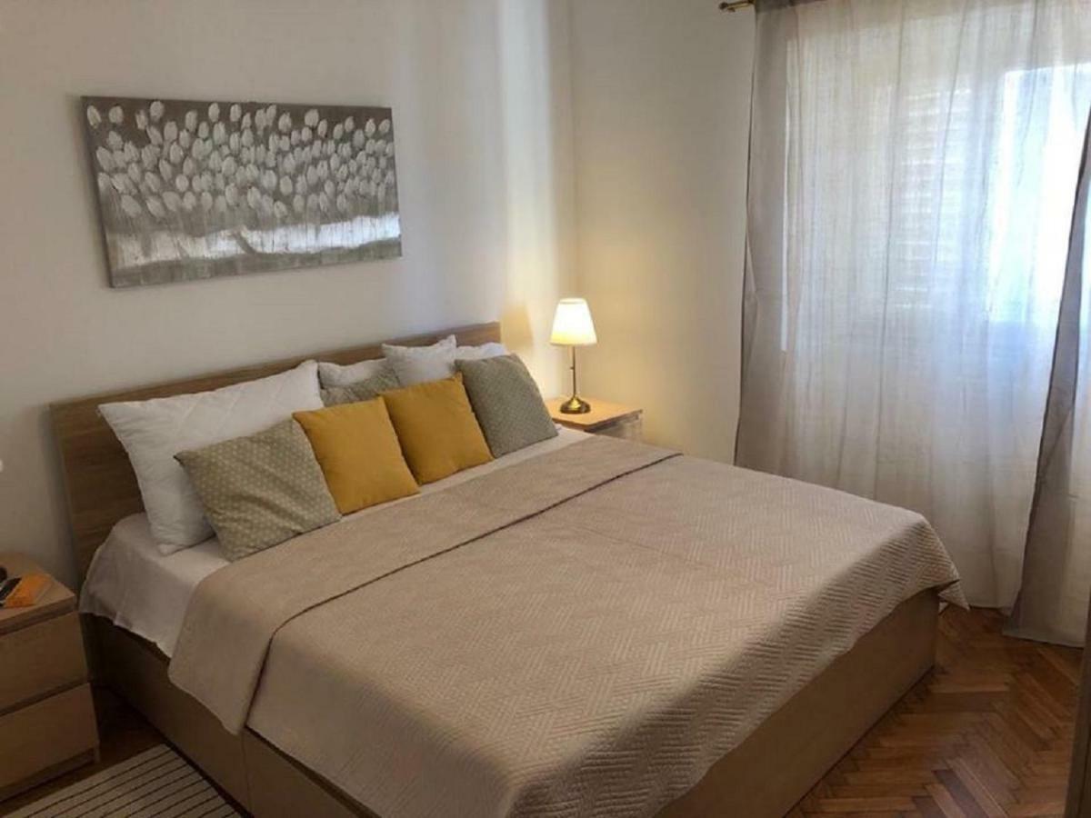 Apartments Barbaresko Lumbarda Exterior foto